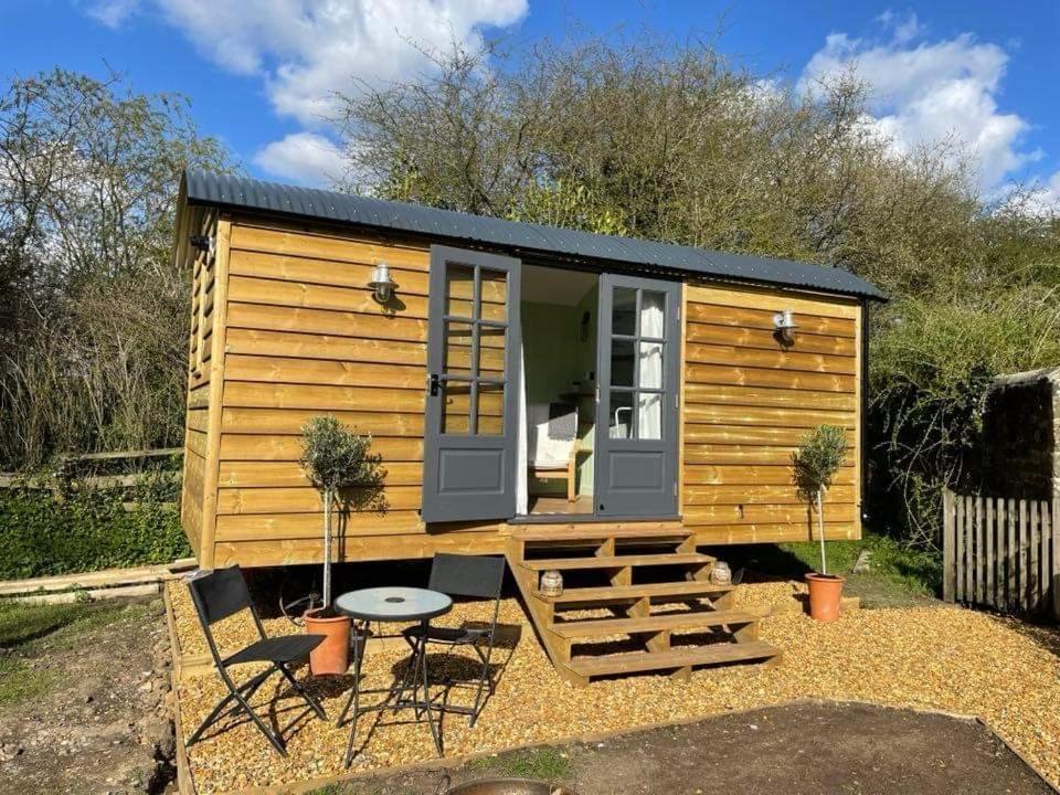 Hettie Luxury Shepherds Hut Semley Bagian luar foto