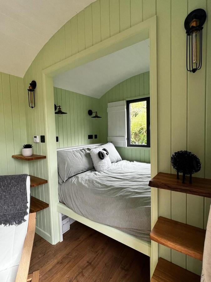 Hettie Luxury Shepherds Hut Semley Bagian luar foto